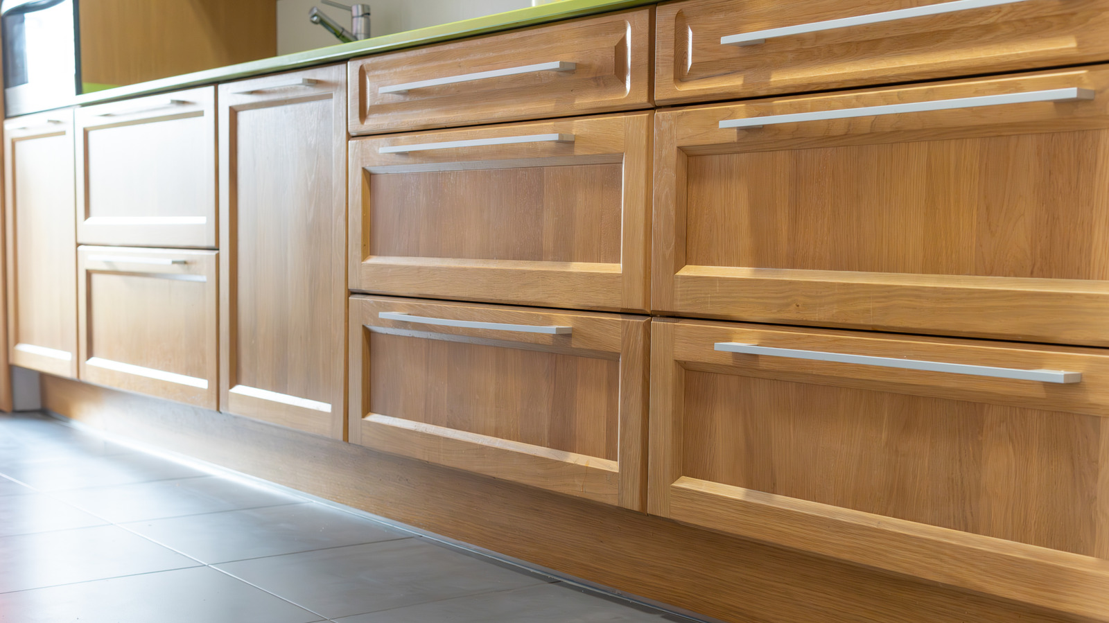 the-durable-cabinet-material-to-consider-for-an-affordable-kitchen-upgrade