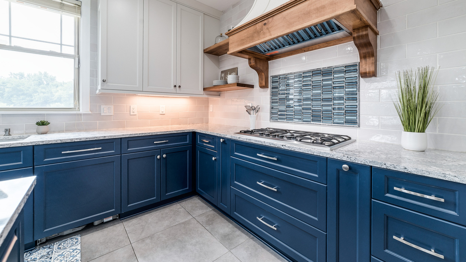 13 Common Mistakes With Your Corner Cabinets (And How to Fix Them)