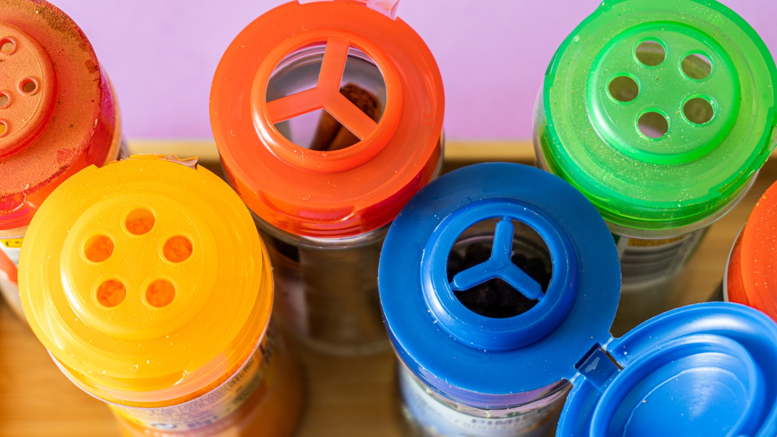 Easy Way To Neatly Store Kitchen Spices