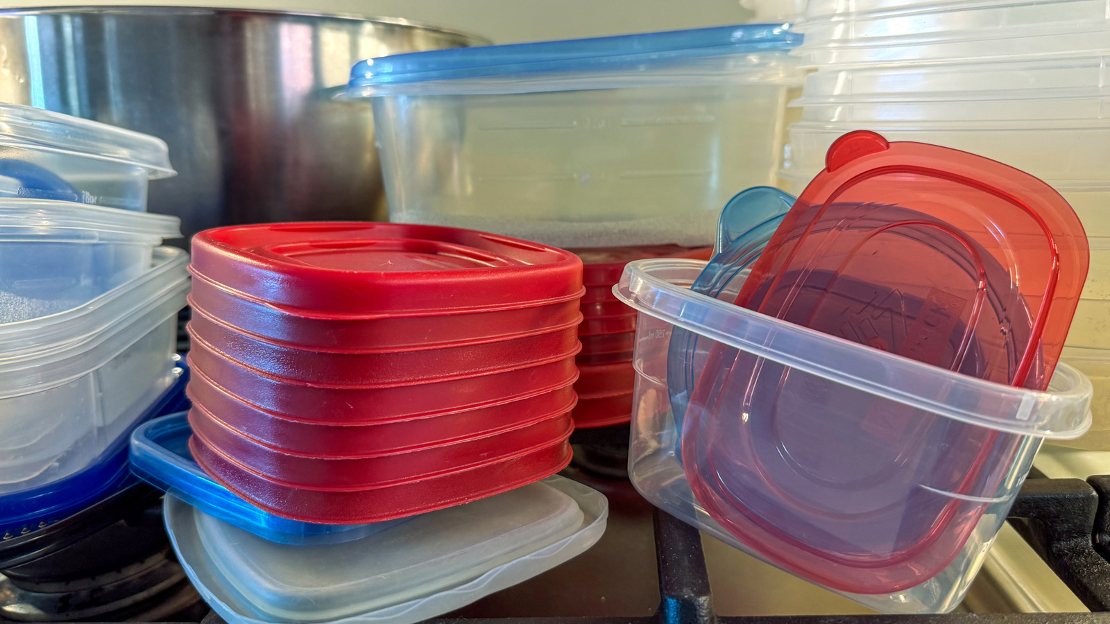 never-look-for-a-lid-again:-the-storage-container-hack-we-all-need-to-hear