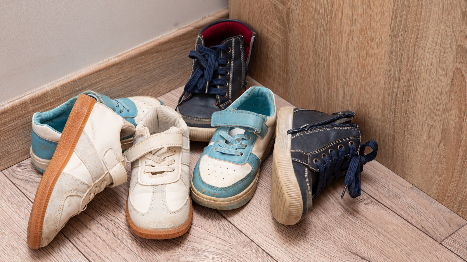 this-creative-diy-storage-rack-is-a-neat-way-to-keep-shoe-clutter-organized