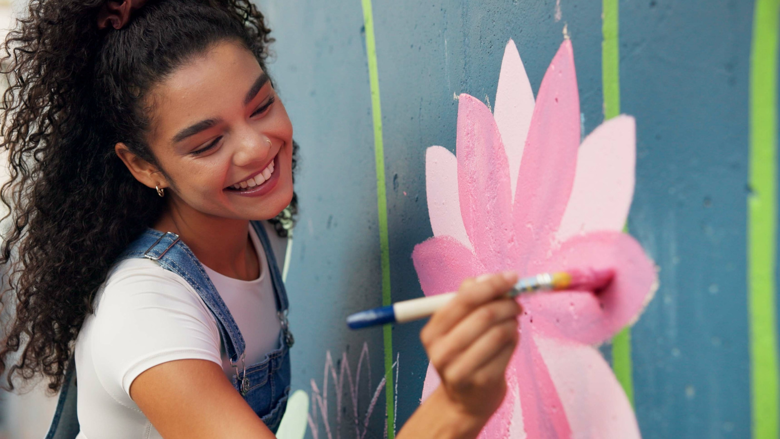 how-to-get-scale-right-in-your-home’s-custom-mural