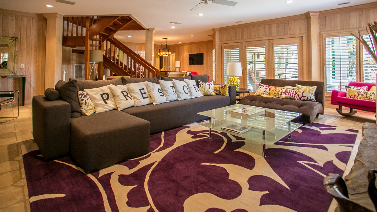 how-much-does-a-custom-cut-rug-really-cost?-here’s-what-to-know