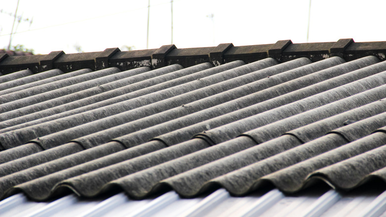 asbestos on roof on house