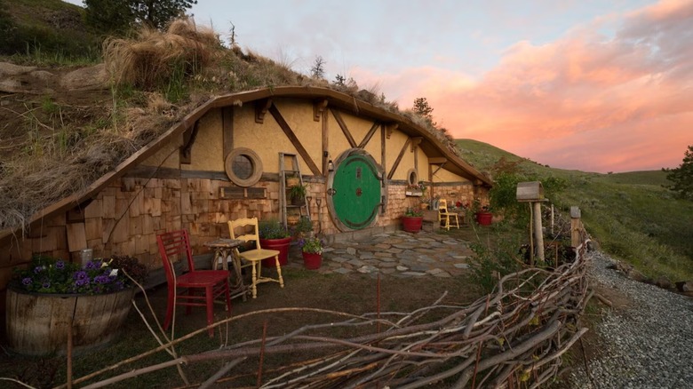exterior of Hobbit hole inspired Airbnb in Washington, United States
