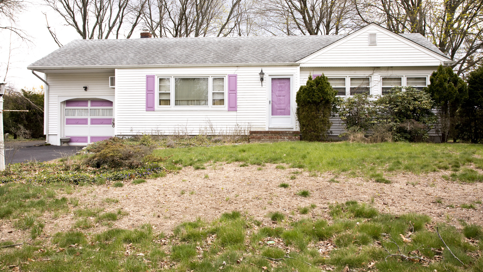16-common-eyesores-that-can-make-your-home-harder-to-sell
