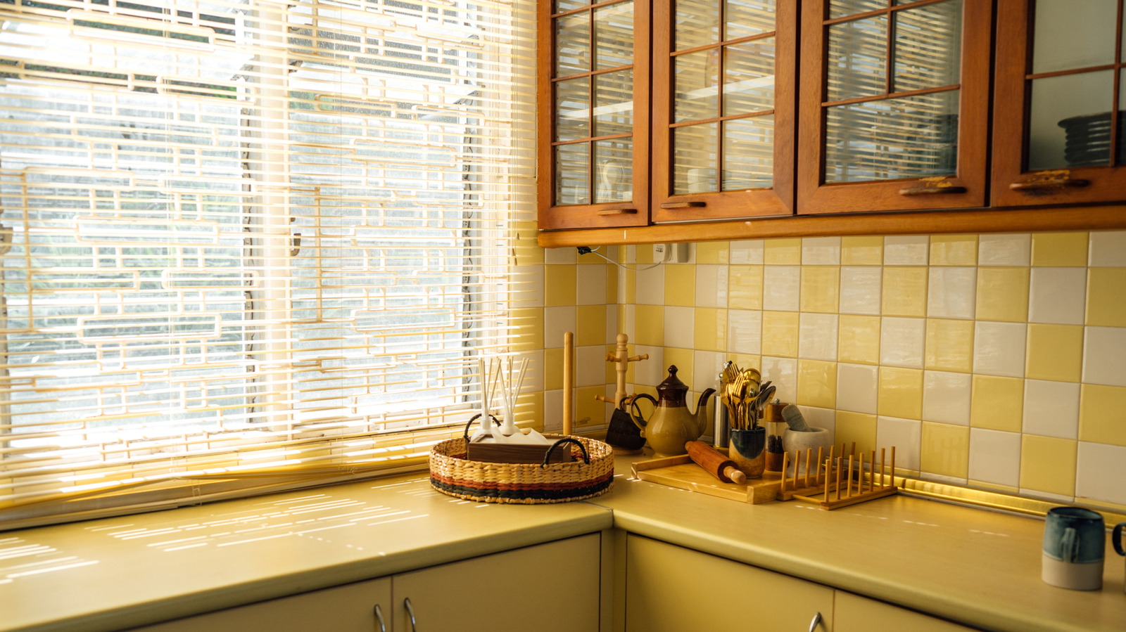 good-bye-kitchen-clutter:-how-a-closed-kitchen-can-make-can-make-you-feel-more-organized