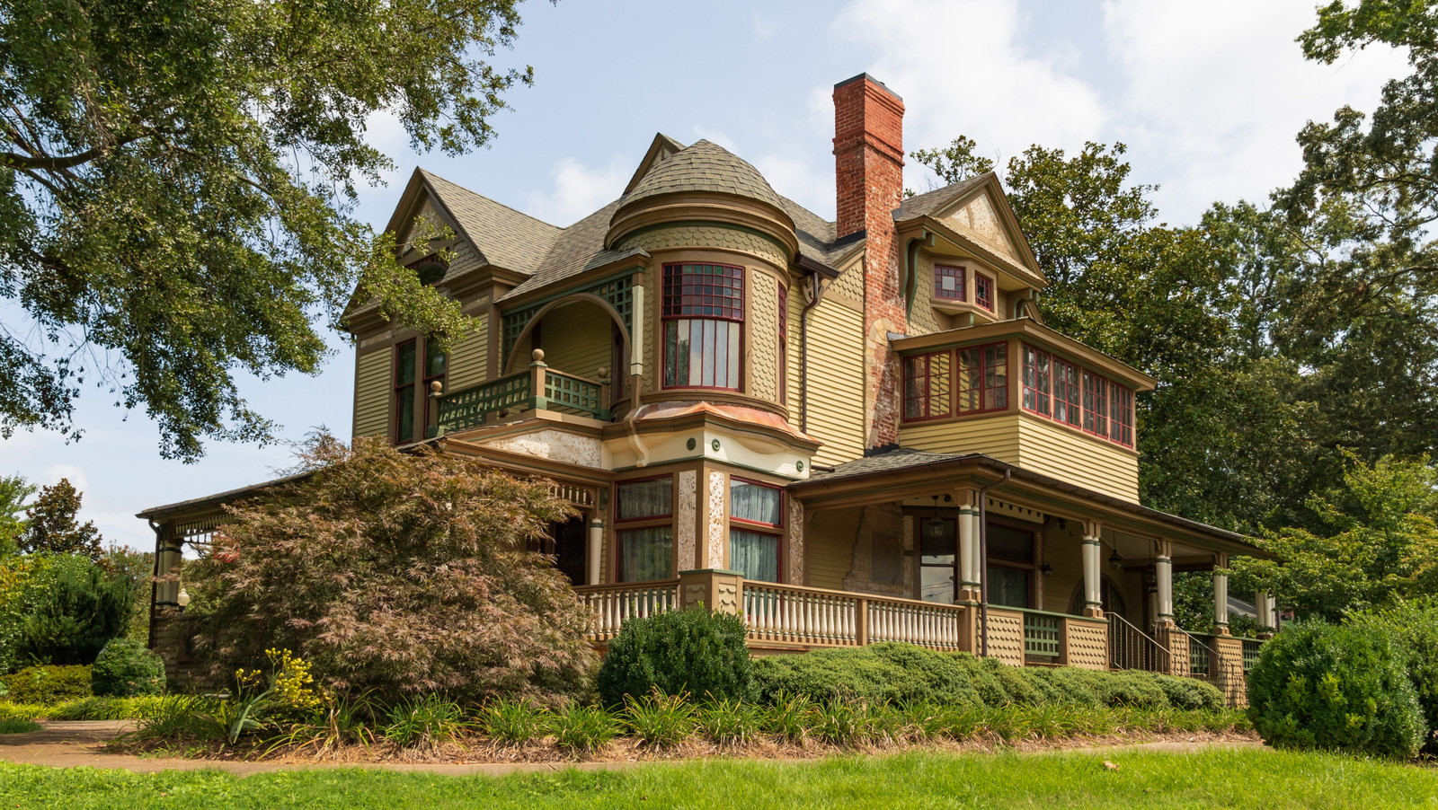 Old Homes’ Cool Woodwork To Check Out