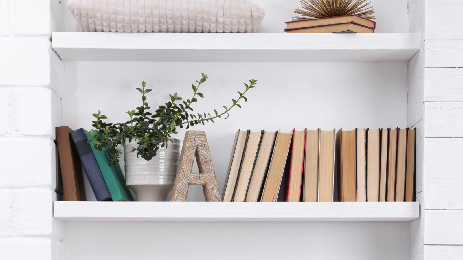 the-best-ways-to-prevent-your-shelves-from-looking-cluttered,-according-to-an-interior-designer