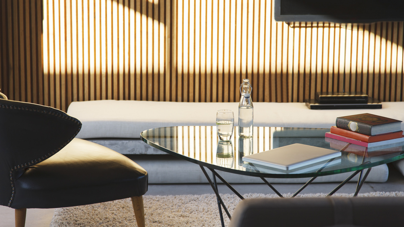 10-glass-coffee-table-styles-to-give-your-living-room-an-instant-upgrade