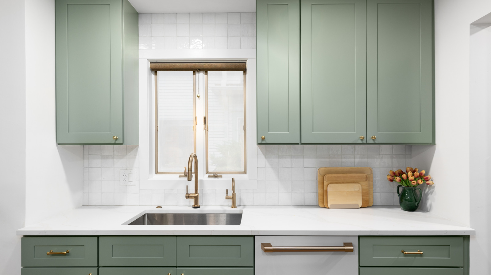 move-over-sage-green:-this-is-the-green-paint-alternative-that-designers-prefer