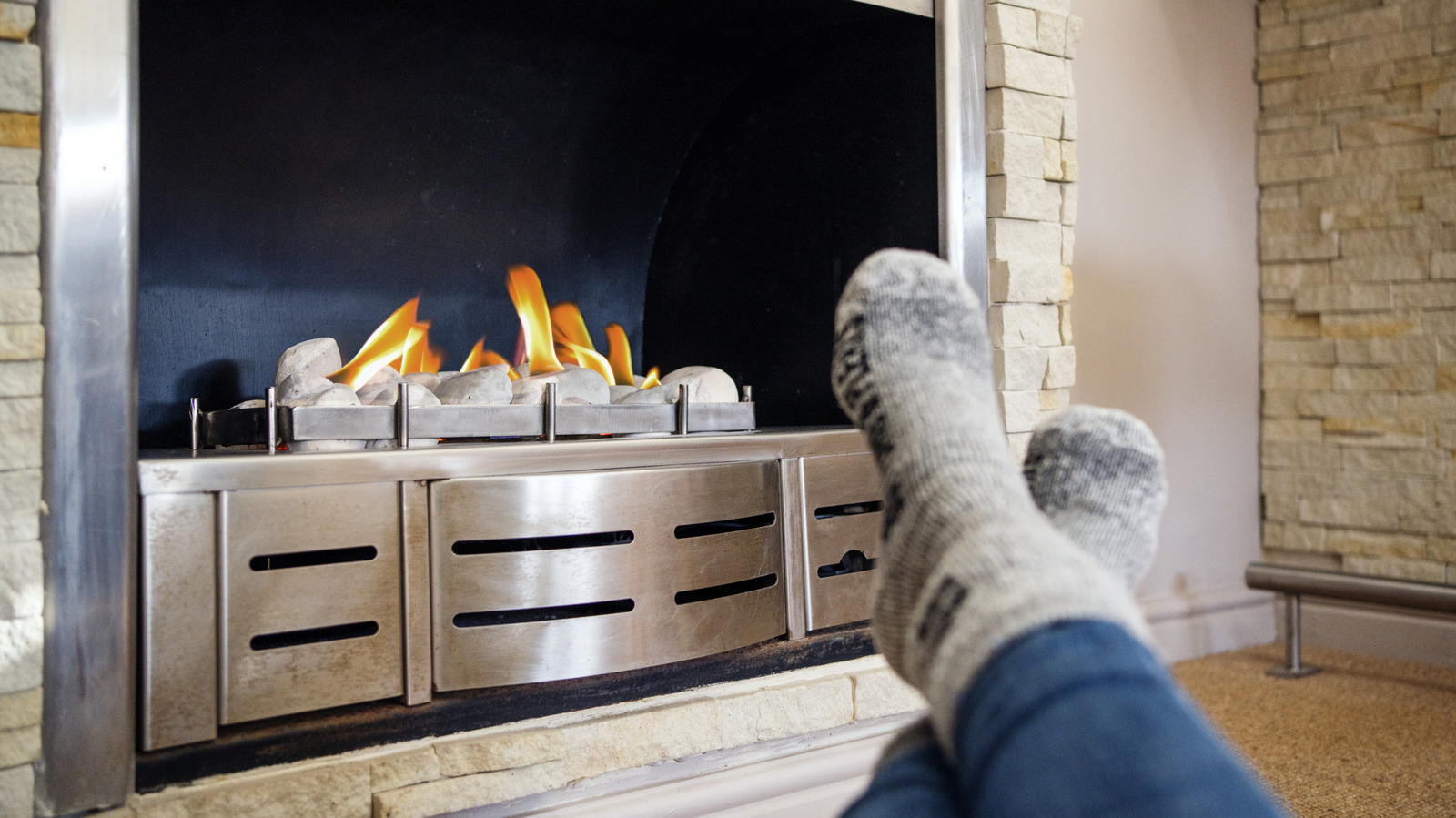 safety-tips-when-using-a-gas-fireplace-during-extremely-cold-weather