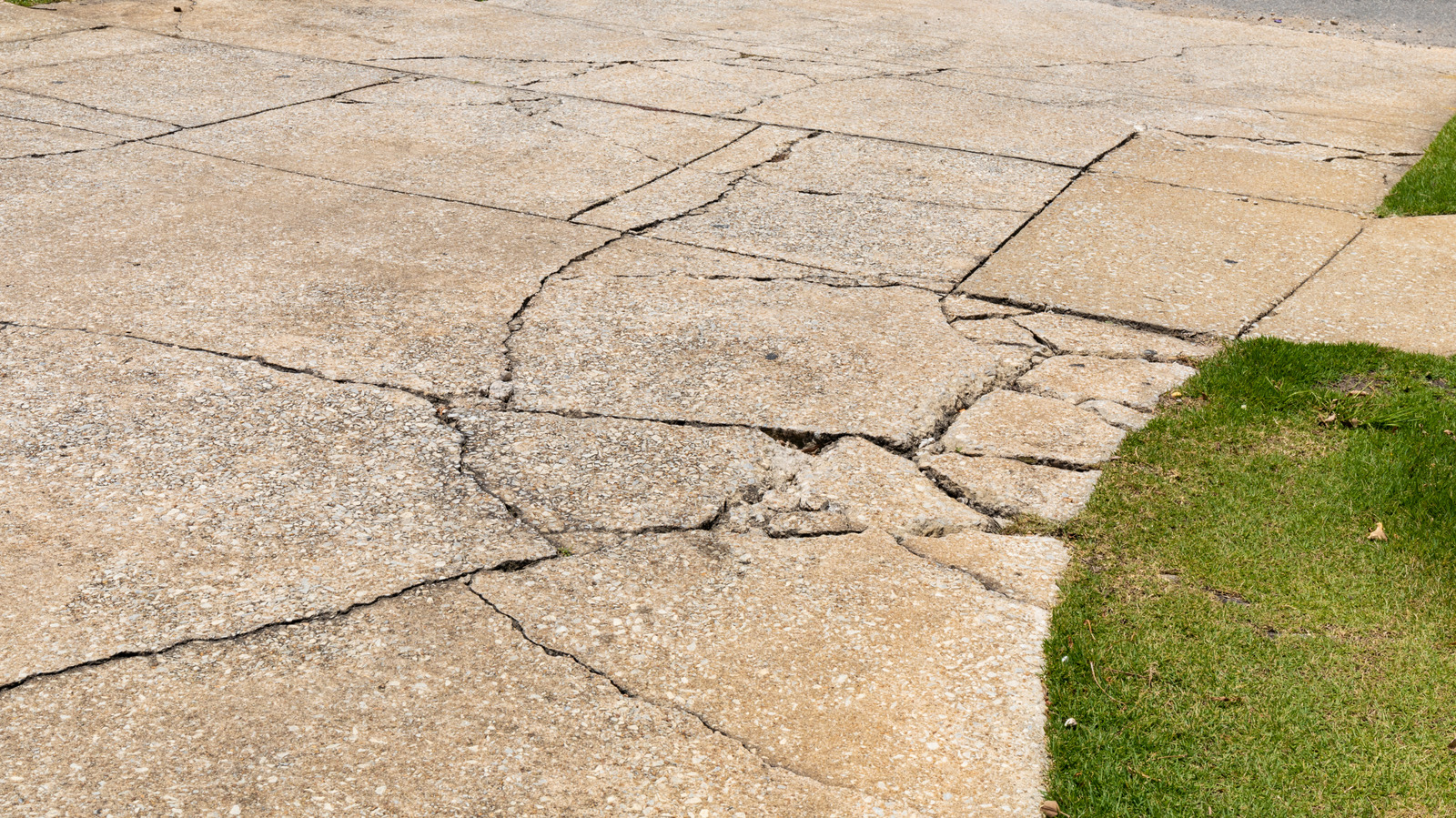 12-reasons-your-driveway-is-sinking-(and-12-ways-to-fix-it)