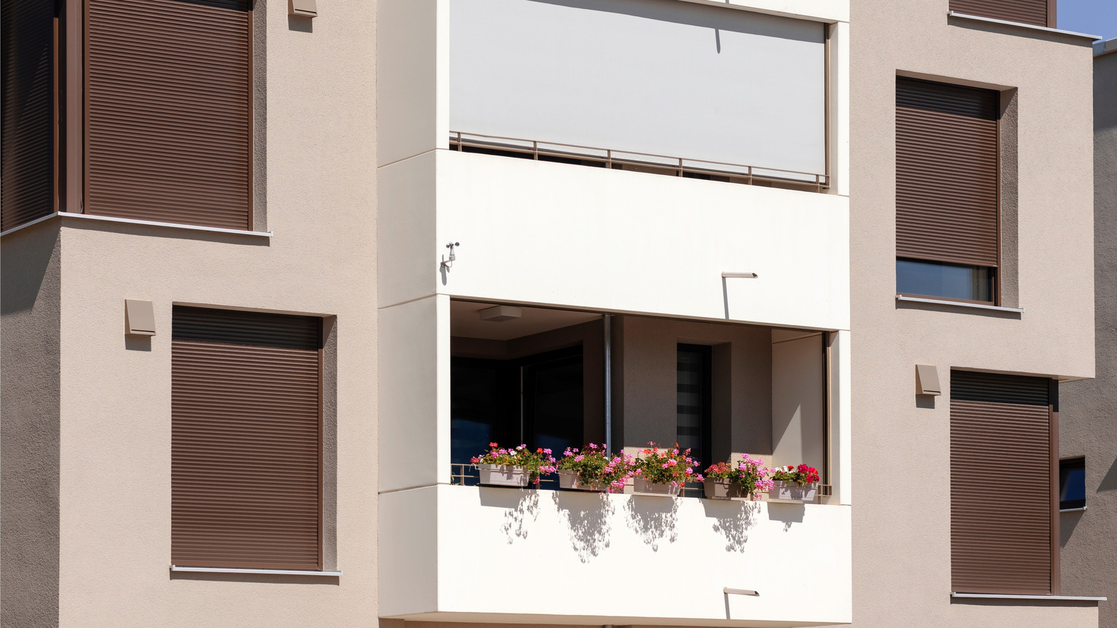 rolling-shutters:-what-are-they-and-are-they-right-for-your-home?