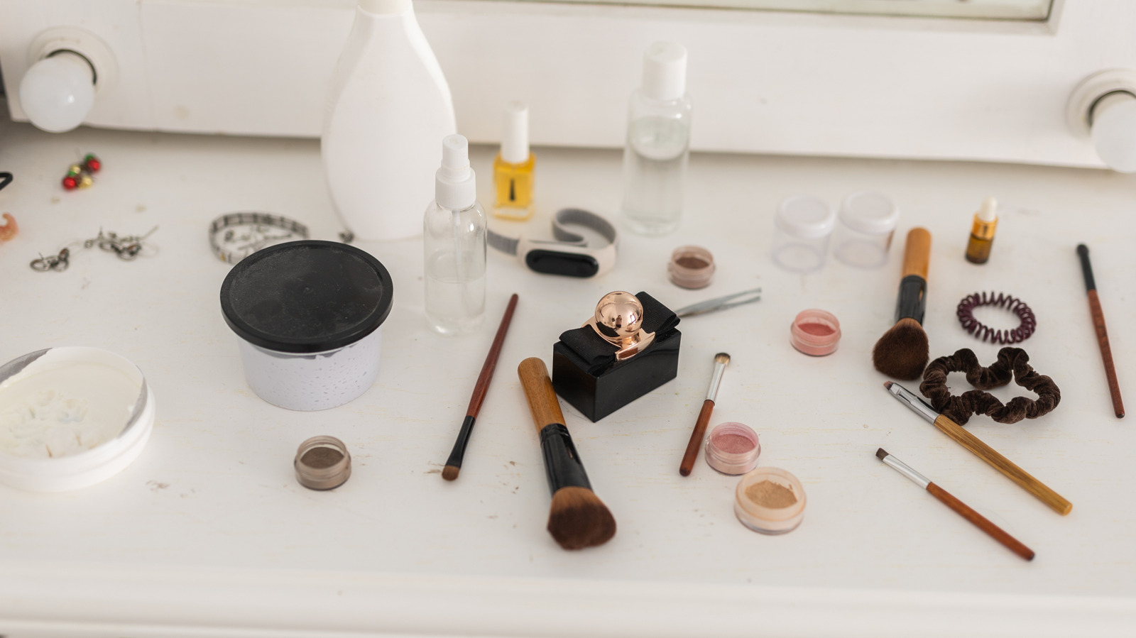grab-these-dollar-tree-items-for-a-diy-that’ll-keep-your-vanity-organized