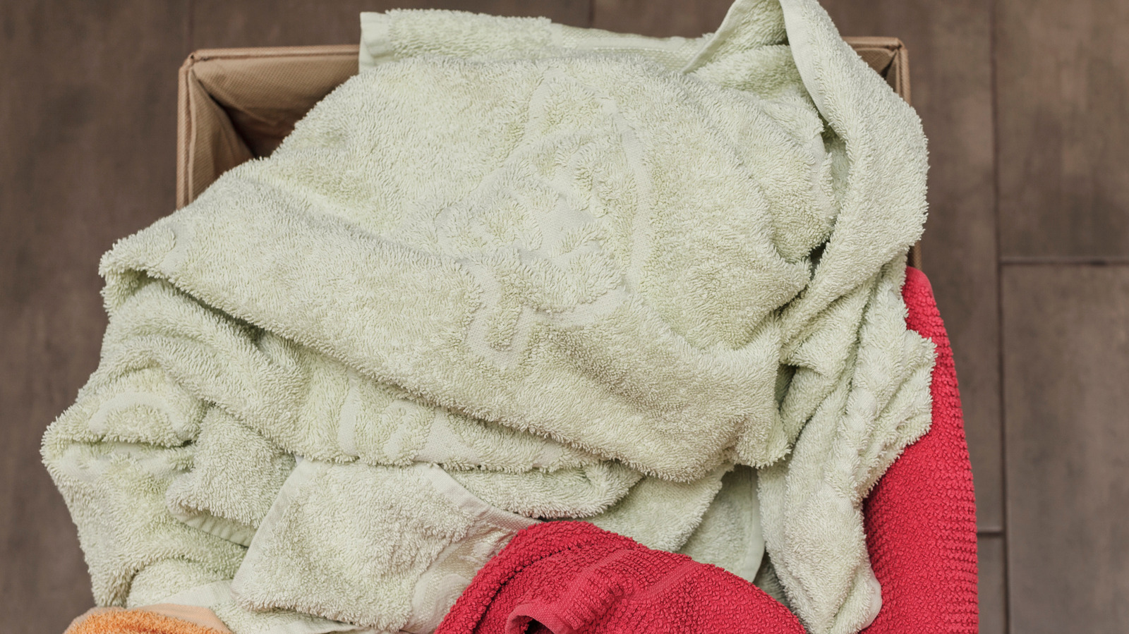 make-use-of-any-extra-towels-with-this-handy-diy-washcloth-idea