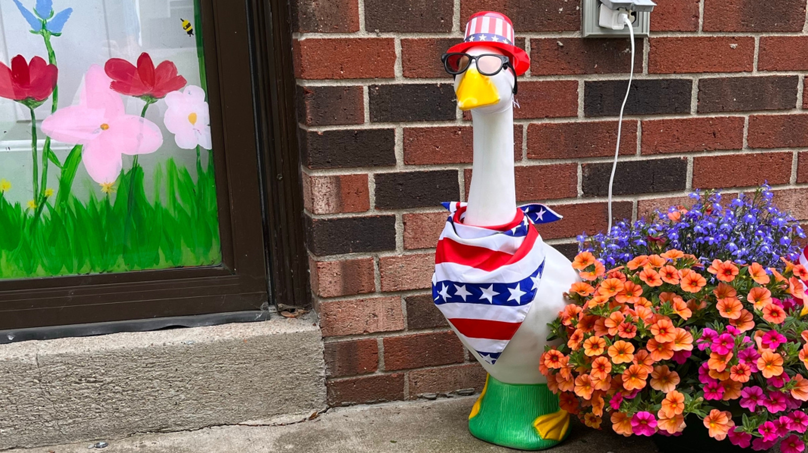 jump-on-the-goose-decor-trend-with-a-thrift-store-upcycle-idea