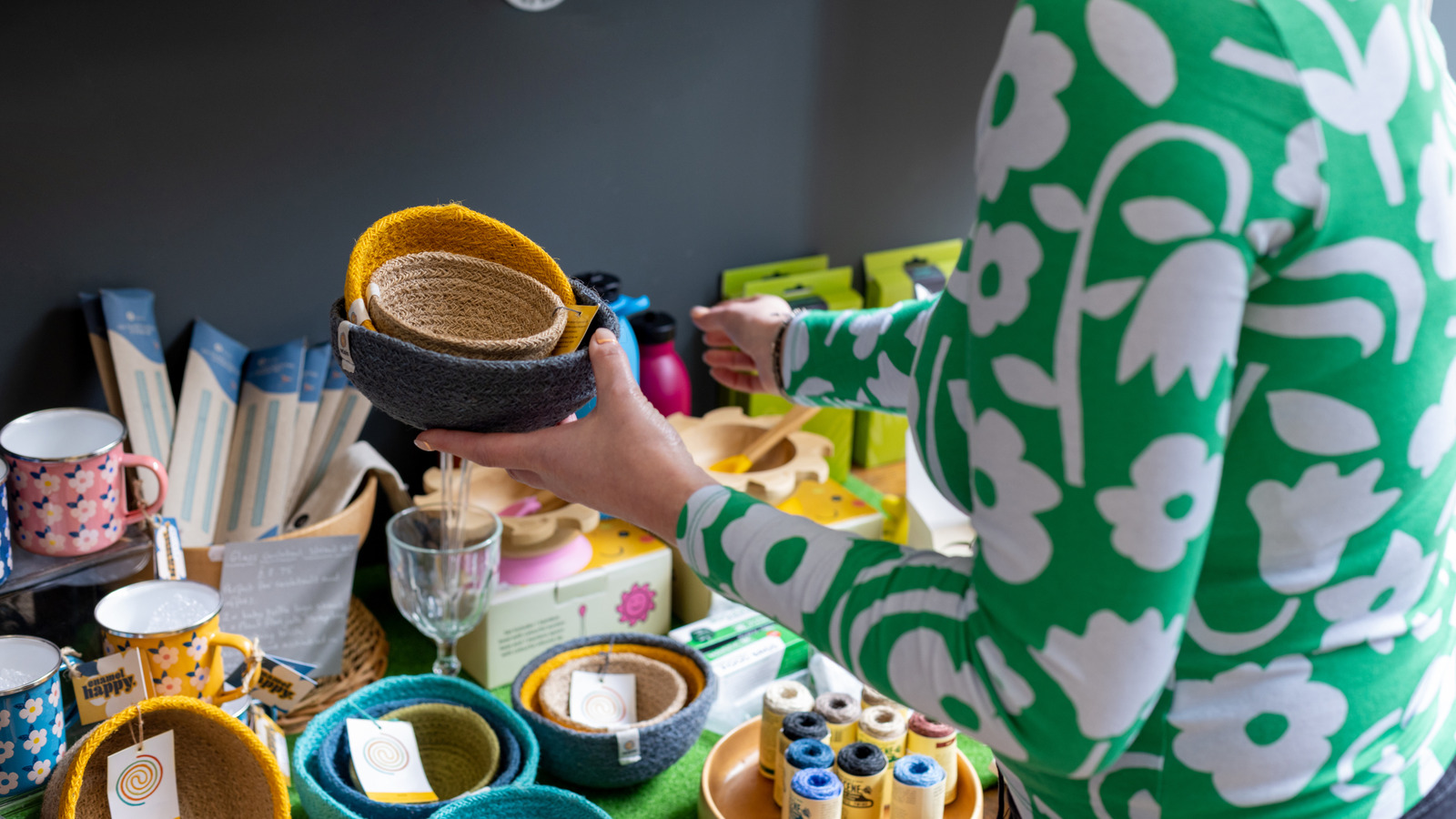 turn-affordable-dollar-tree-items-into-a-high-end-lamp-with-an-easy-diy