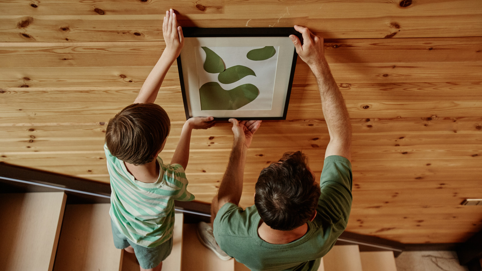 8 Quick Tricks To Easily Hang Photos