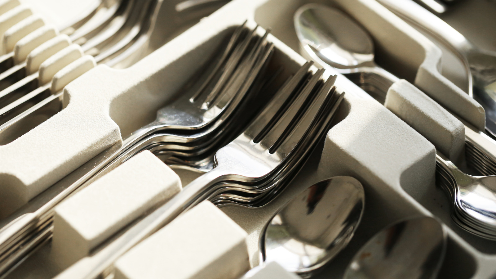 is-expensive-stainless-steel-flatware-worth-buying?-or-are-the-bargain-versions-just-as-good?