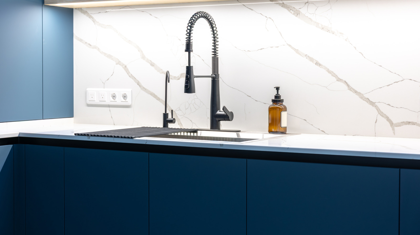 Simple Sink Style Suits Your Stone Countertop