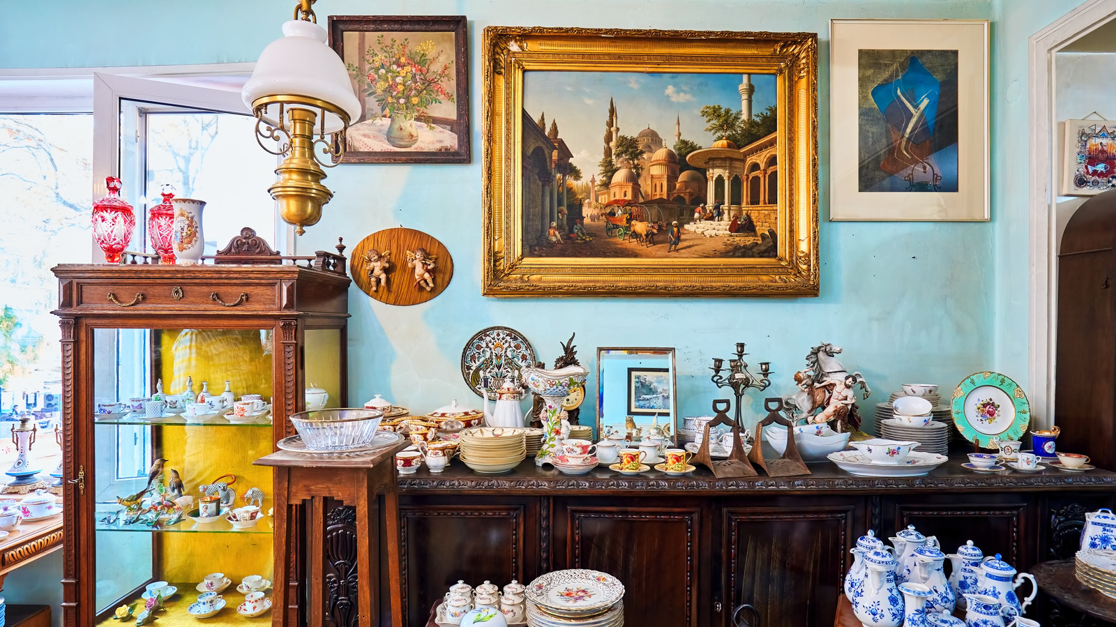 Give Your Home a Vintage Vibe: Easy Ways to Get That Timeless Look