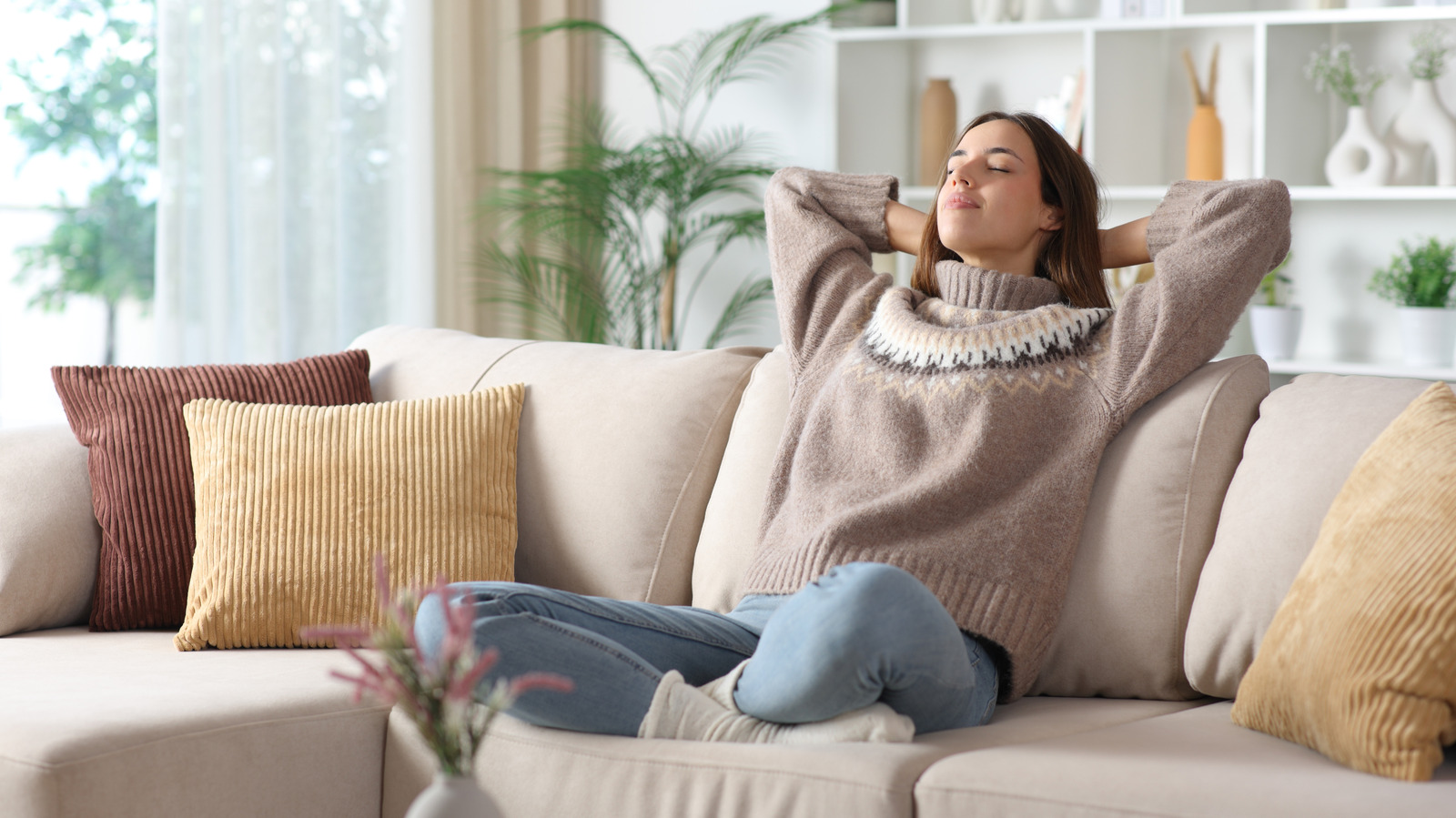 15 Easy Cleaning Tips The Pros Use To Stay On Top Of Clutter