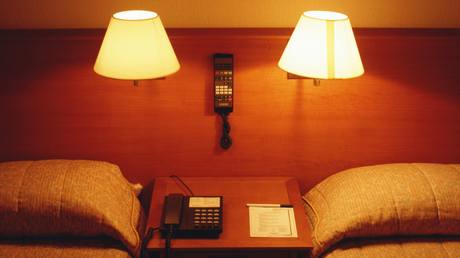 what-a-$200-per-night-hotel-looked-like-in-the-’80s-compared-to-today