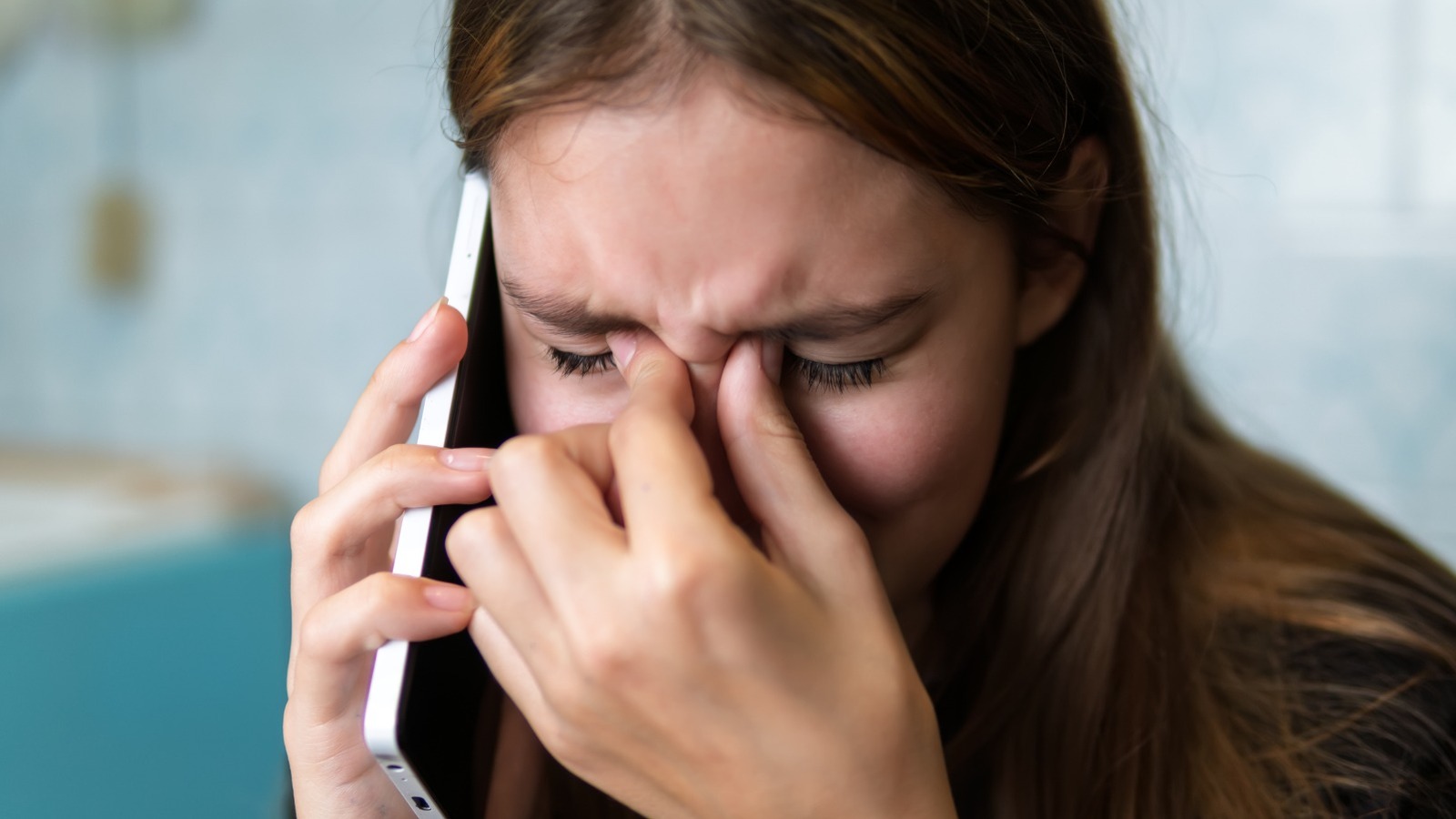 ‘i-feel-so-dumb’-–-young-adult-hands-over-her-life-savings-in-ruthless-bank-scam