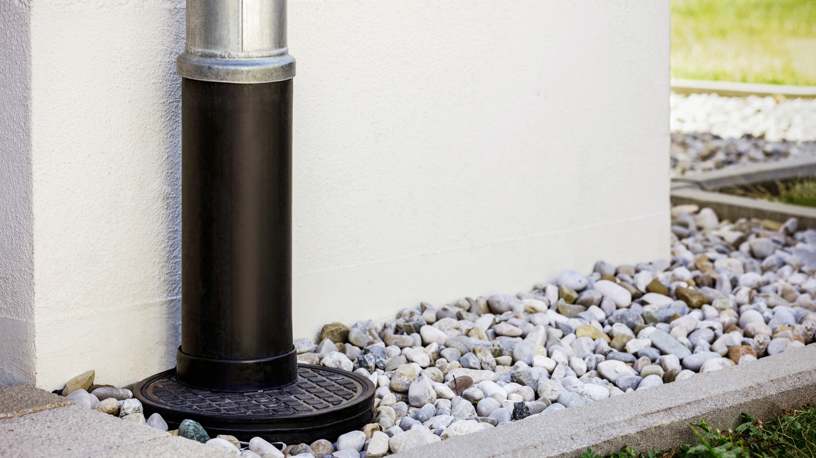 traditional-landscape-fabric-could-doom-your-french-drain-—-and-it-makes-sense