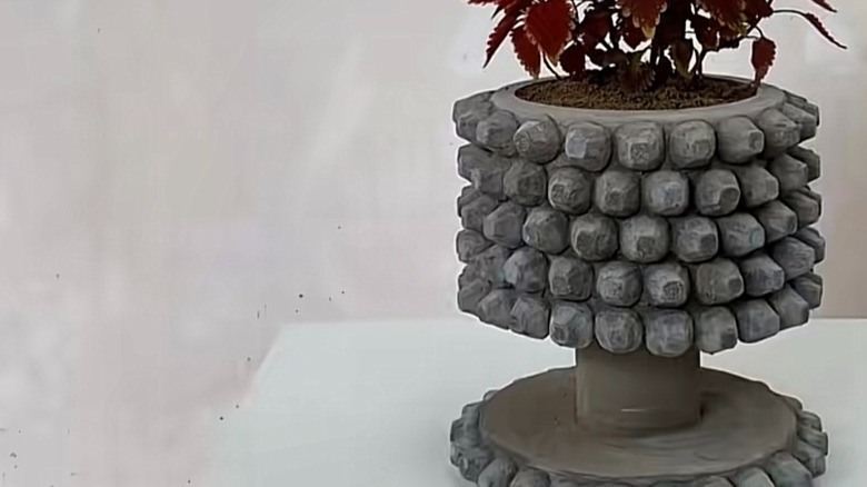 Close up of the finished DIY cement planter.