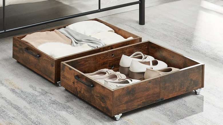 Underbed Storage with Wheels from TIOPGHAD