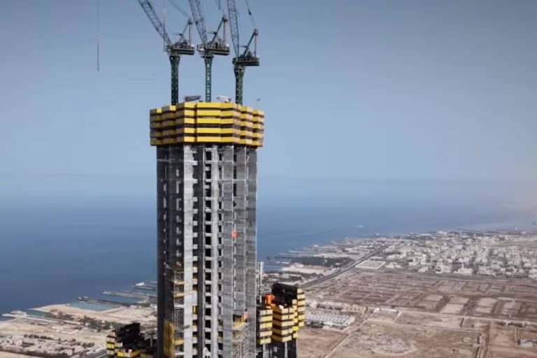 Saudi Arabia's Jeddah Tower passes 100 floors on its way to becoming first kilometre-high building